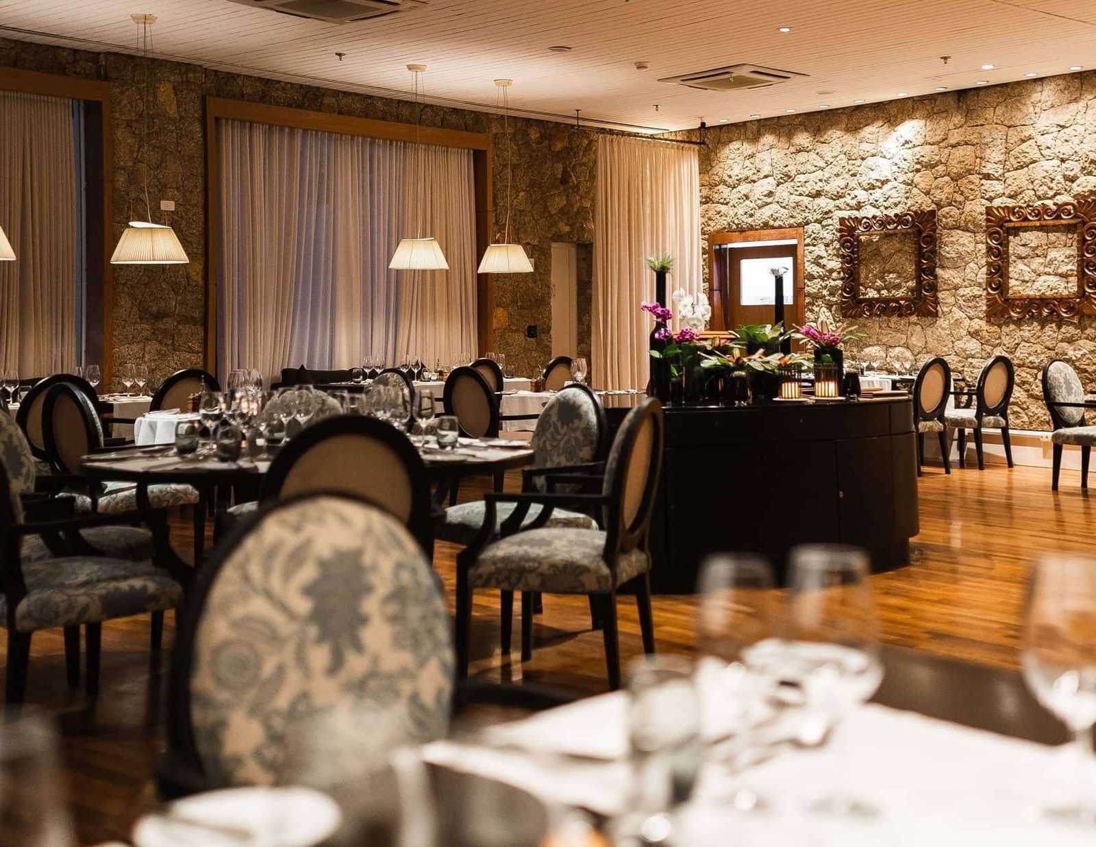 Restaurante Les epices Hotel Jequitimar Guaruj Resort Spa by Accor 